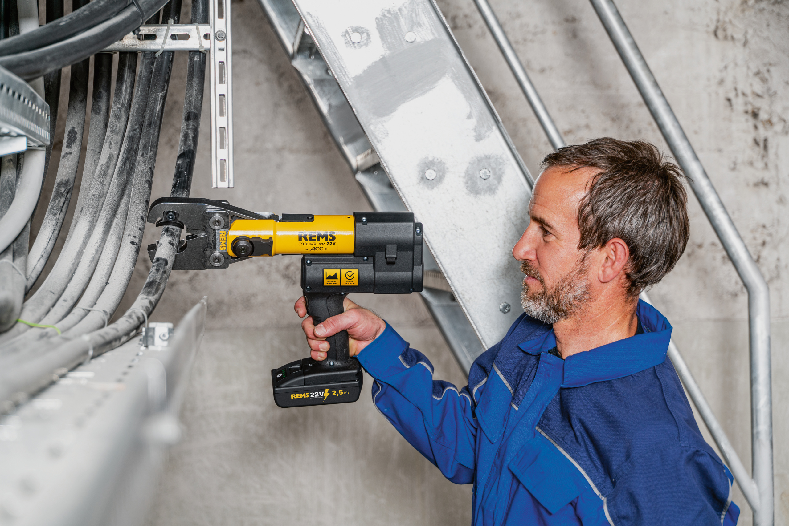 REMS Мини-Пресс 22В АСС Базовый пакет + аккумулятор 2,5 Ач (578050 R220)